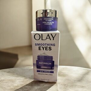 🆕OLAY Smoothing Eye Retinol24 cream. 0.5 fl oz/15 ml.